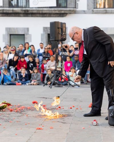 LEO BASSI - espectaculo